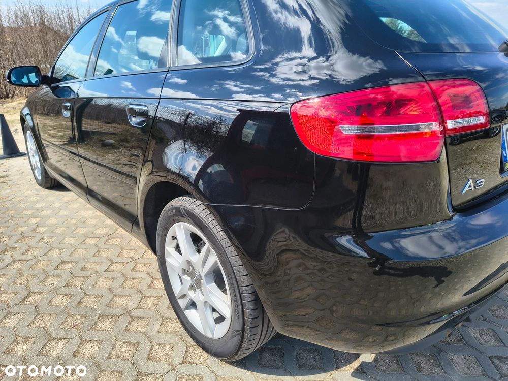 Audi A3 Sportback 1.6 TDI DPF Ambiente - 19