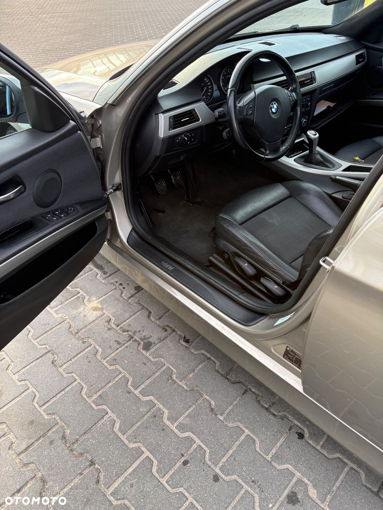 BMW Seria 3 325i - 9