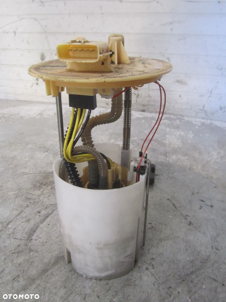 Renault Master III 2.3 DCI pompa paliwa w zbiornik - 2