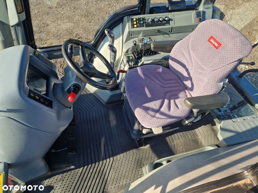 Valtra 8050 HiTech - 6