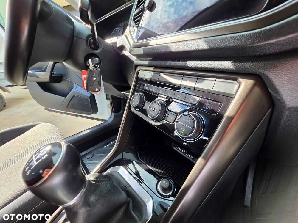 Volkswagen T-Roc - 27