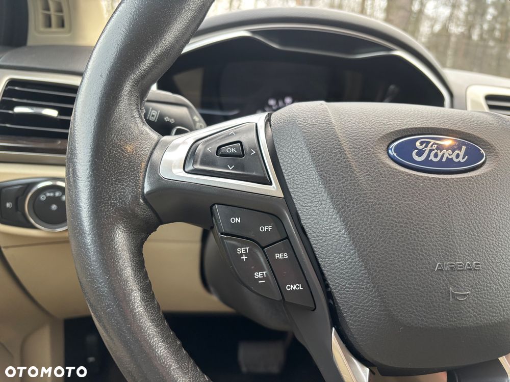 Ford Fusion 2.0 EcoBoost Titanium - 18