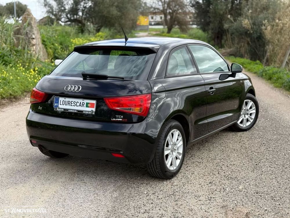 Audi A1 1.6 TDI Admired - 8