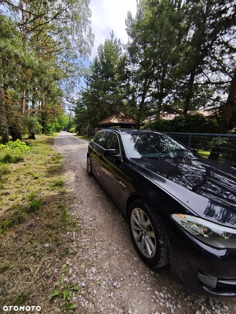 BMW Seria 5 525d xDrive Luxury Line - 7