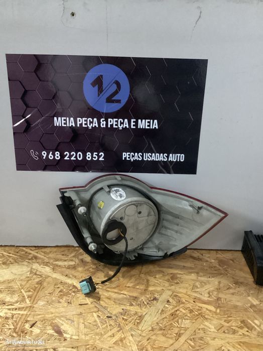 Farolim VW Passat 4 portas traseiro direito do ano 2008 - 2