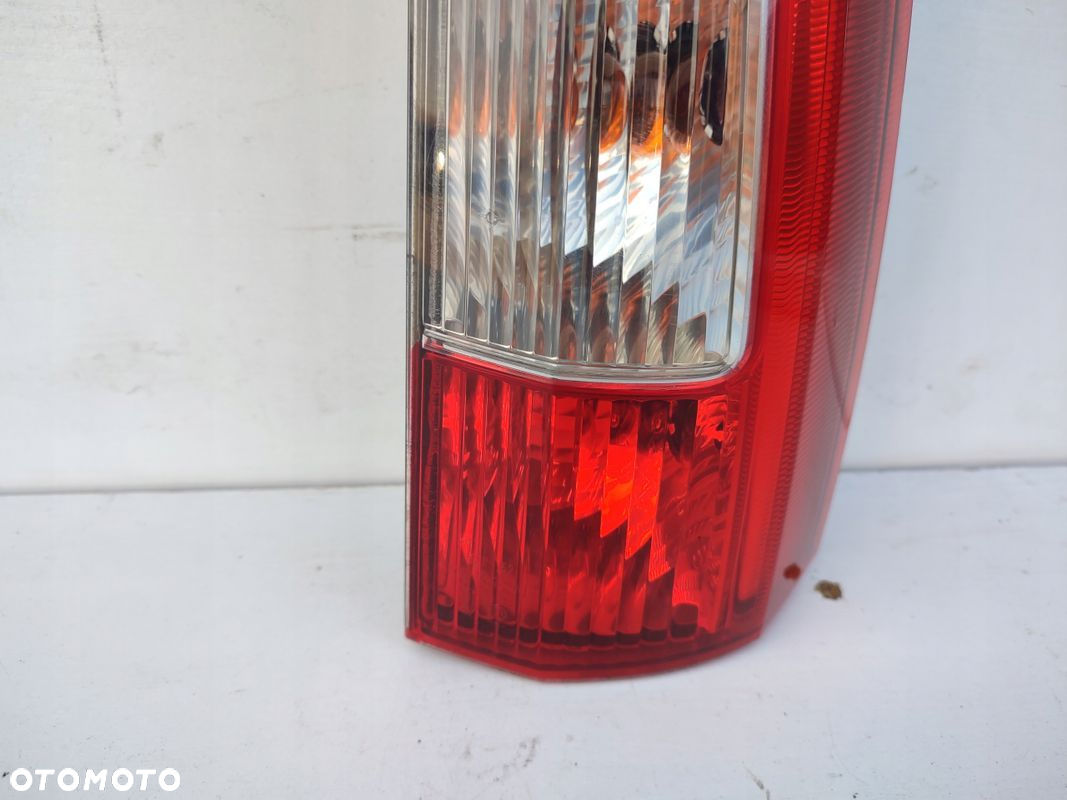 Lampa prawy tył górna VOLVO V70 II KOMBI EUROPA ORYGINAŁ - 4