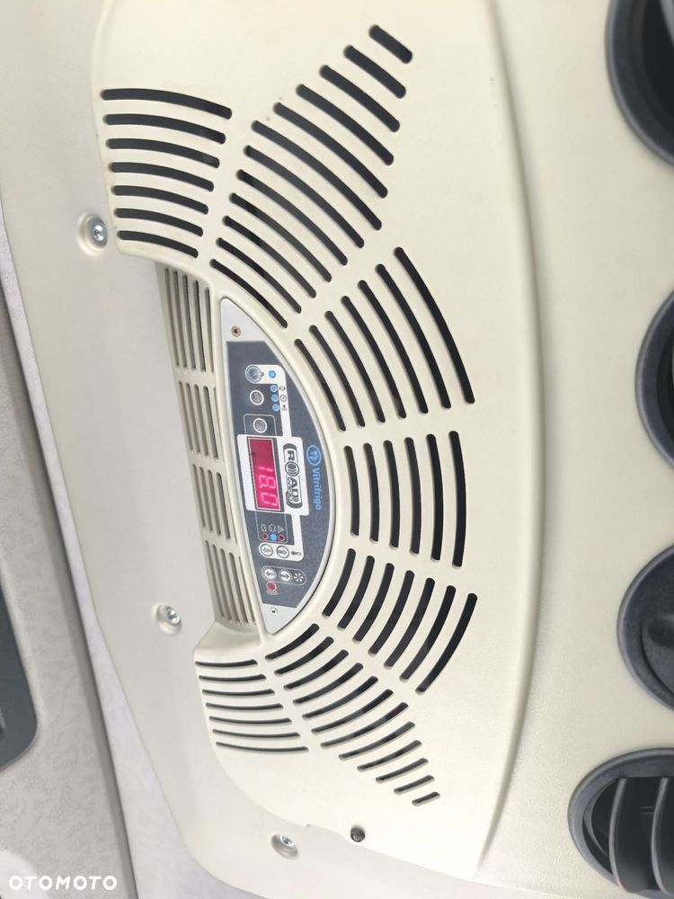 Mercedes-Benz 1843 Antos 2015 hydraulika waga 6378 kg Mały przebieg ASO Polska kabina krótka dzienna standard - 9