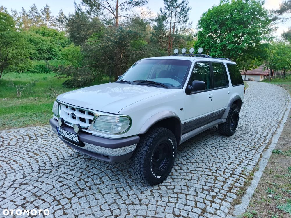 Ford Explorer - 33