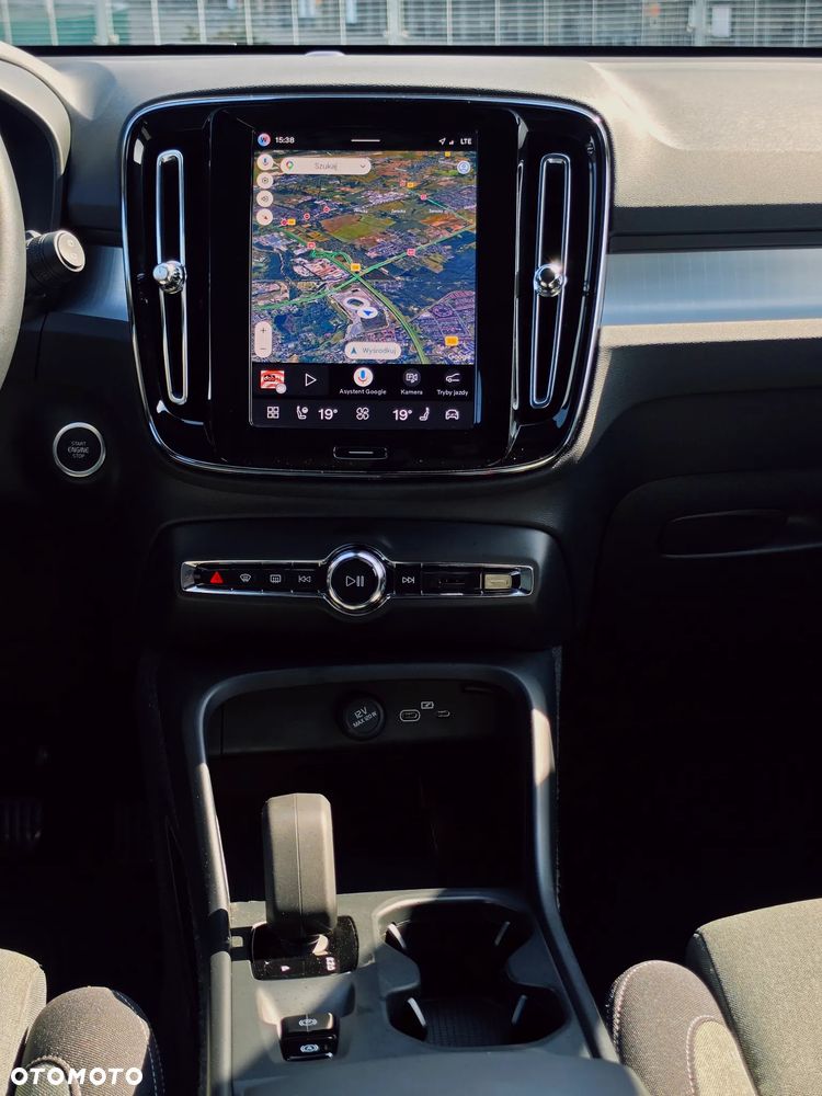 Volvo XC 40 B3 Plus Bright - 23