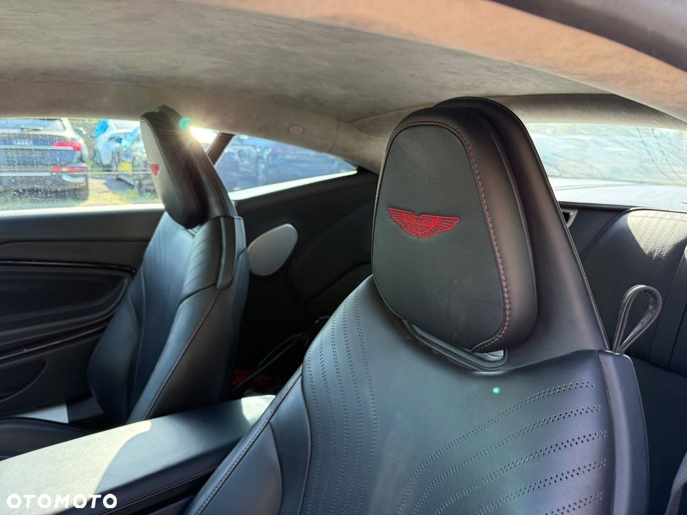 Aston Martin DB11 - 26