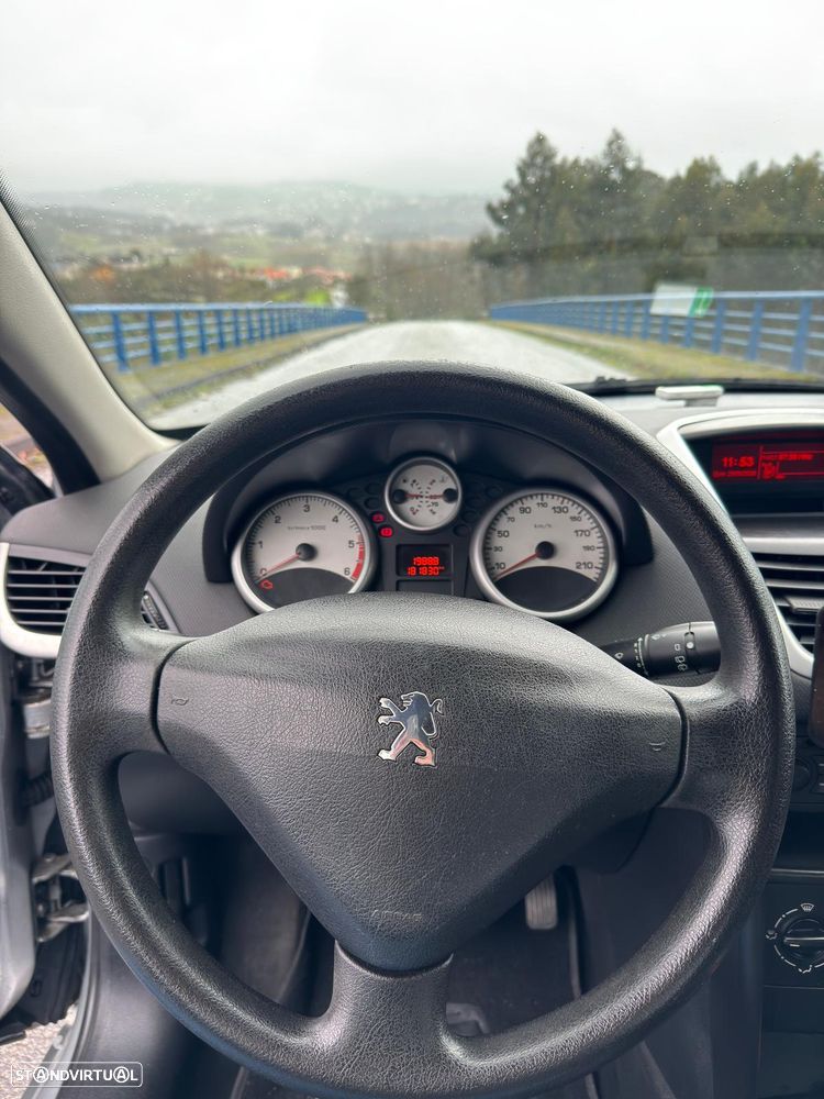 Peugeot 207 1.4 HDi Urban - 6