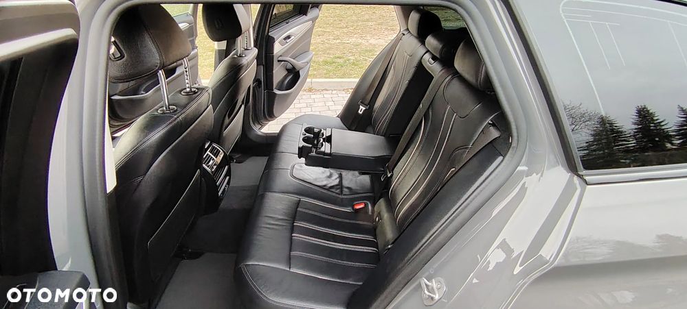 BMW Seria 5 530e Luxury Line - 29