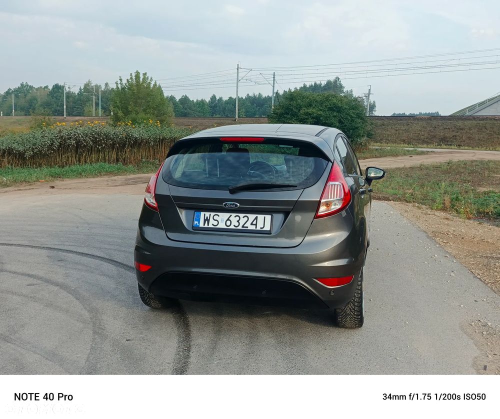 Ford Fiesta 1.5 TDCi Ambiente - 8