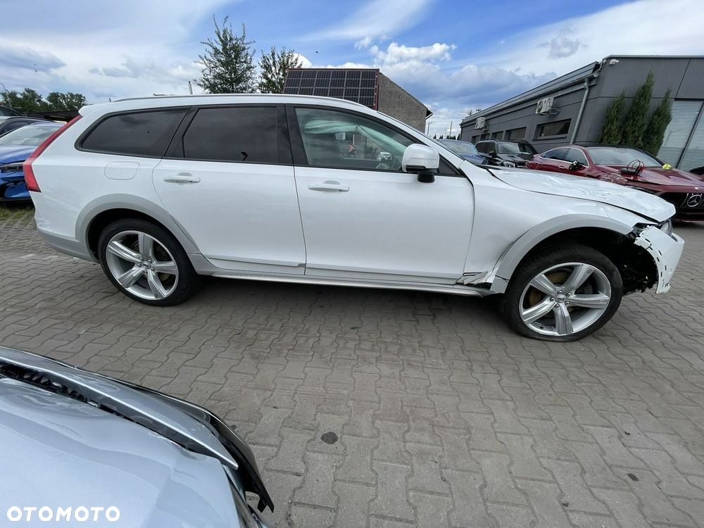 Volvo V90 Cross Country D5 AWD Ocean Race - 7