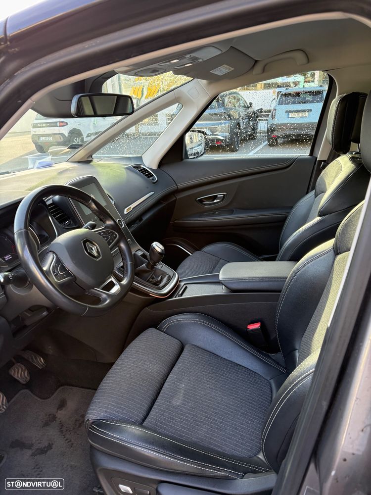 Renault Grand Scénic - 14