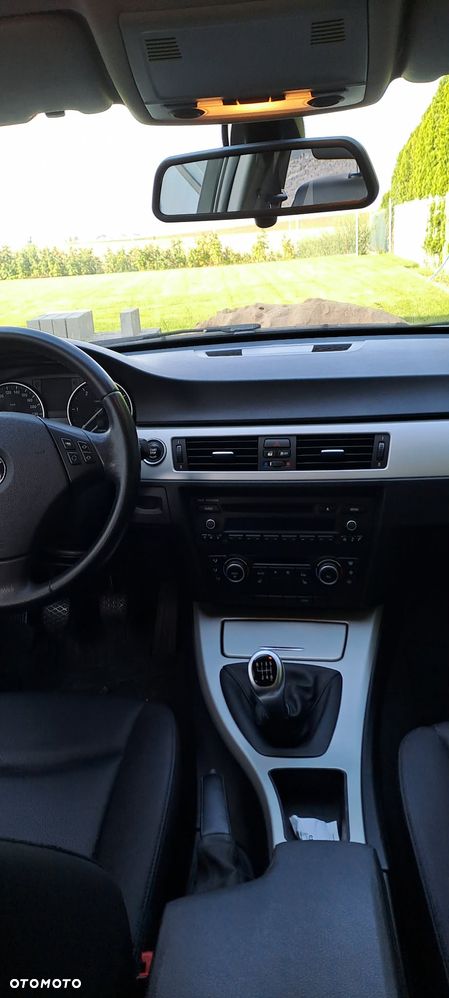 BMW Seria 3 318d DPF - 5