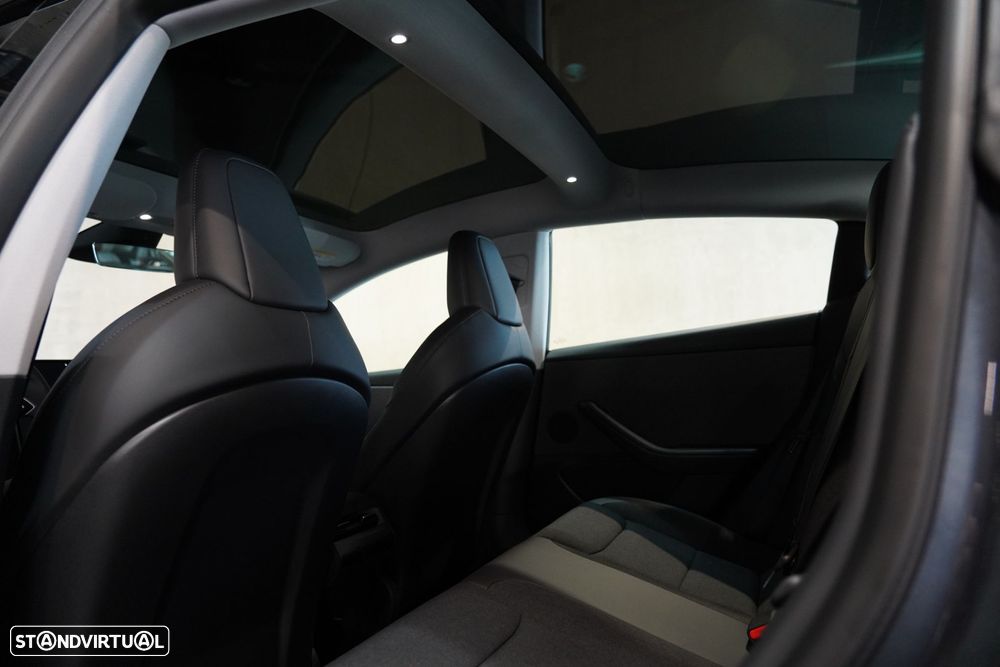 Tesla Model 3 - 38