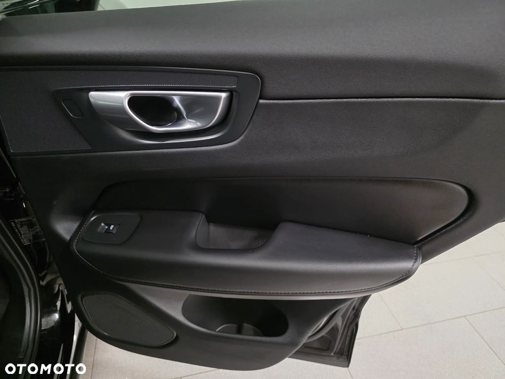 Volvo XC 60 B4 D Geartronic RDesign - 25
