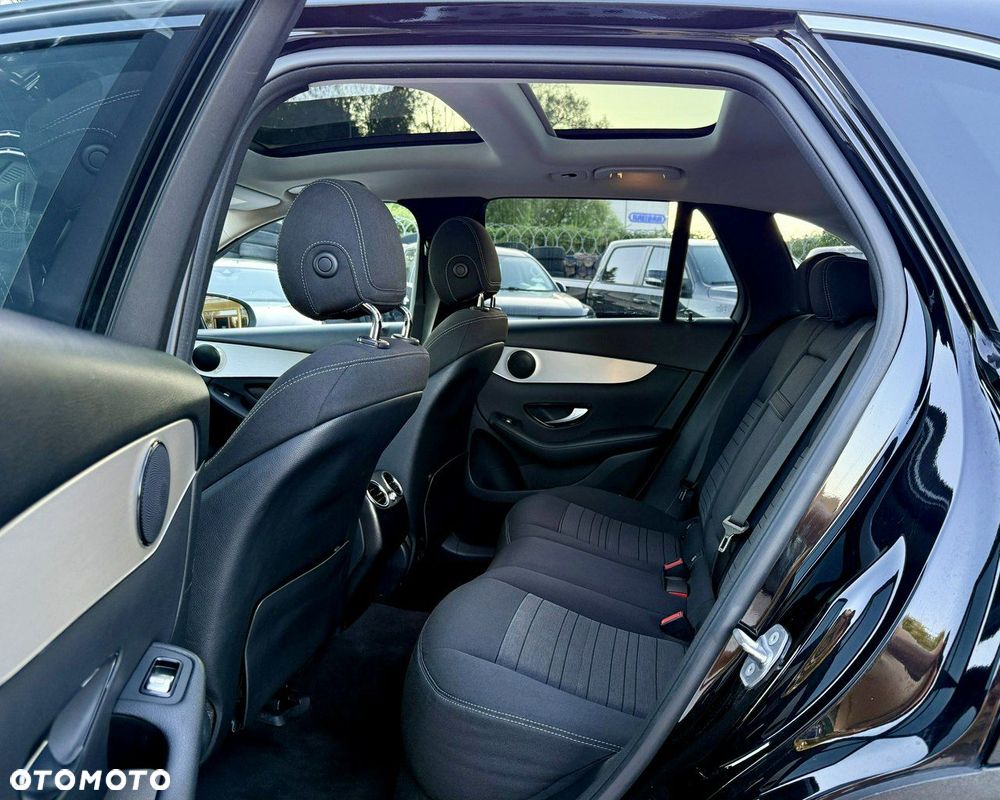 Mercedes-Benz GLC 300 d 4Matic 9G-TRONIC - 10