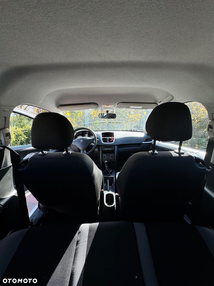 Peugeot 207 1.4 16V Trendy - 9