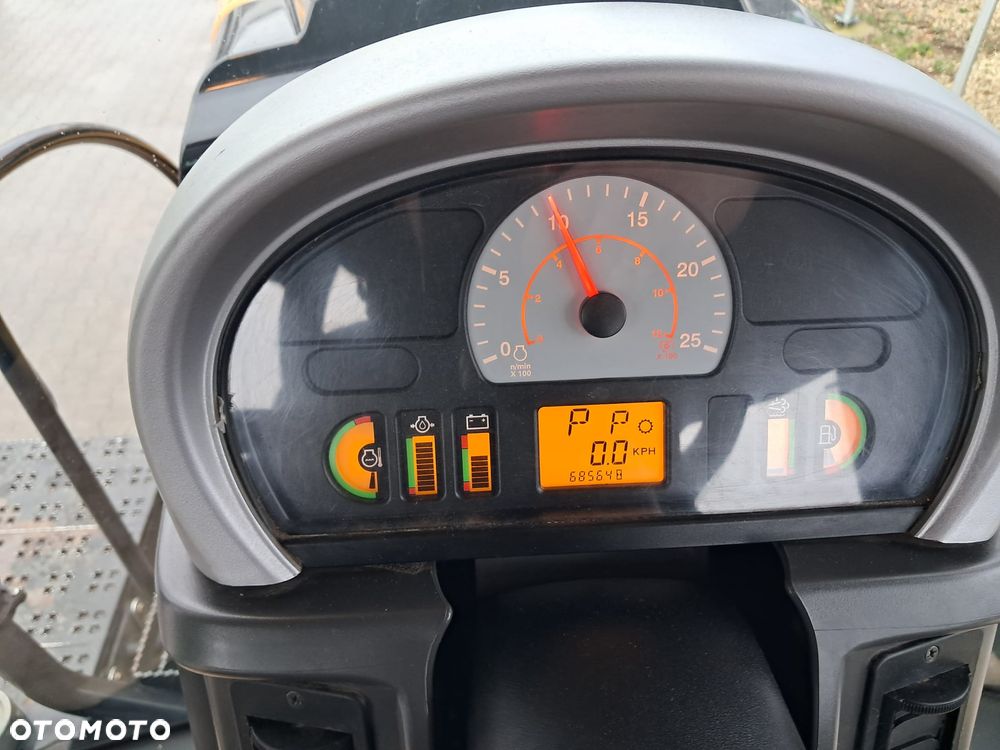 Challenger MT775E - 12