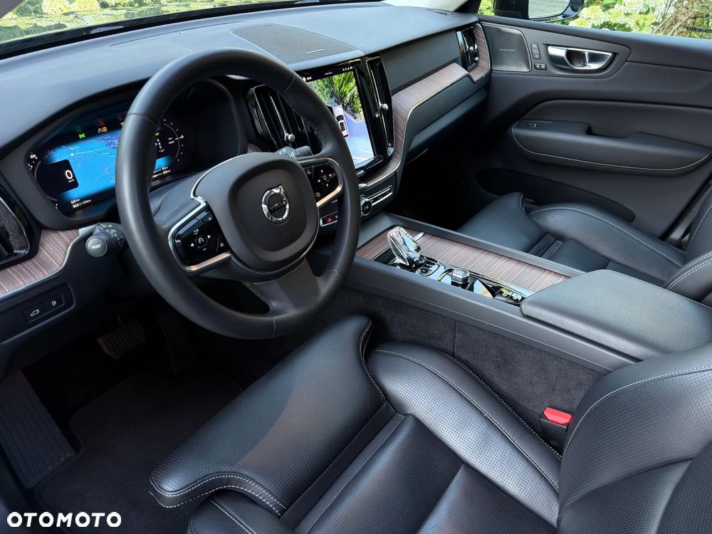 Volvo XC 60 T8 AWD Plus Dark - 16