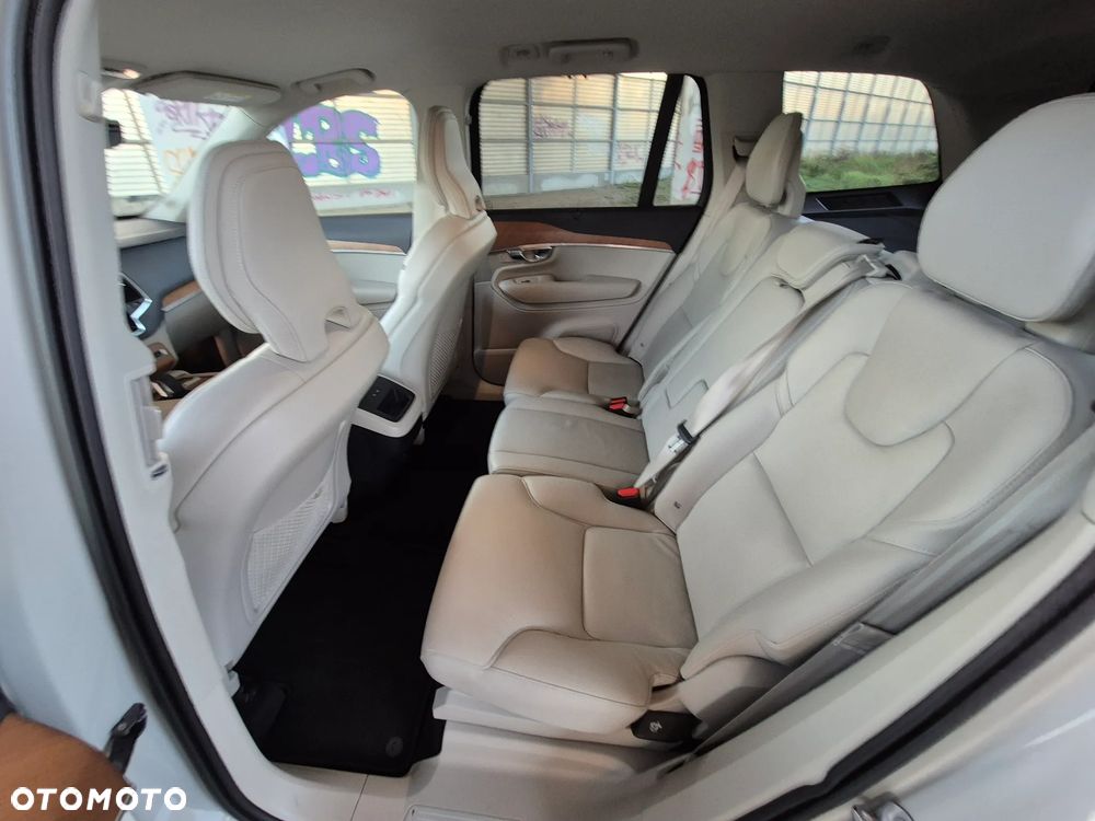 Volvo XC 90 B5 D AWD Momentum Pro - 20