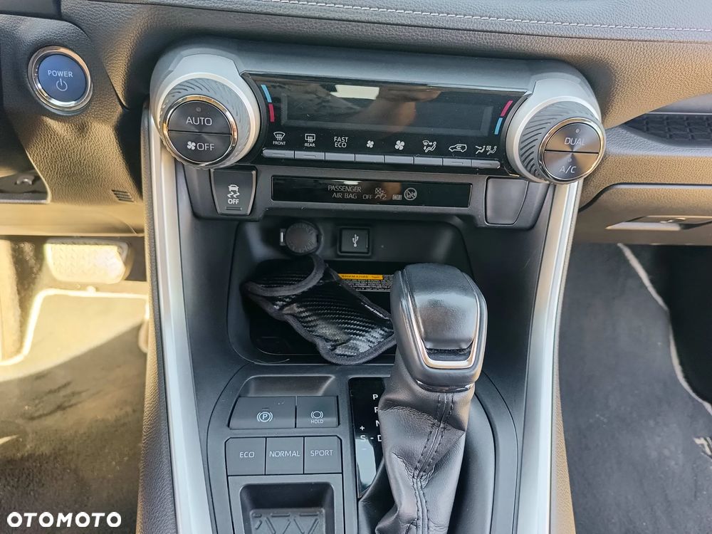 Toyota RAV4 2.5 Hybrid Comfort 4x2 - 18