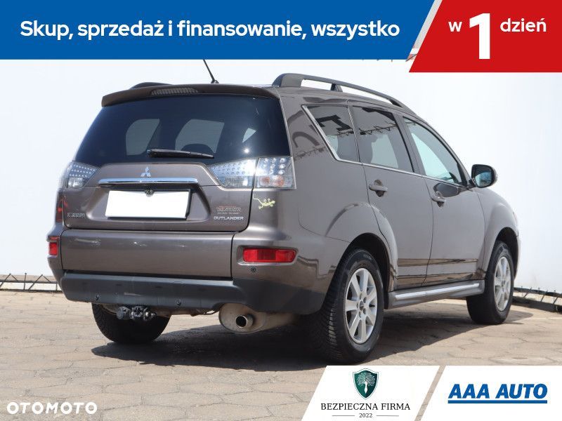 Mitsubishi Outlander - 7