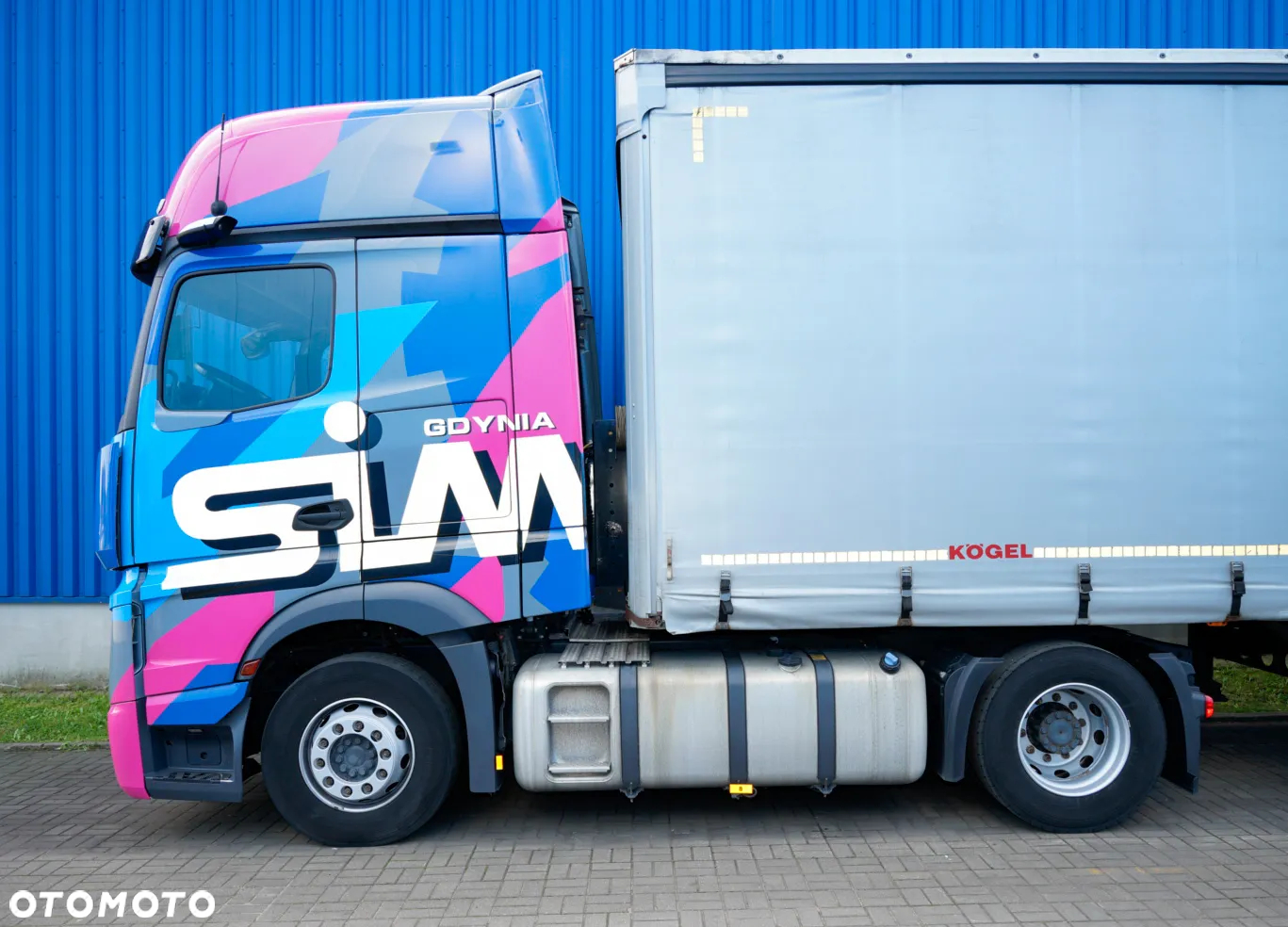 Mercedes-Benz Actros - 3
