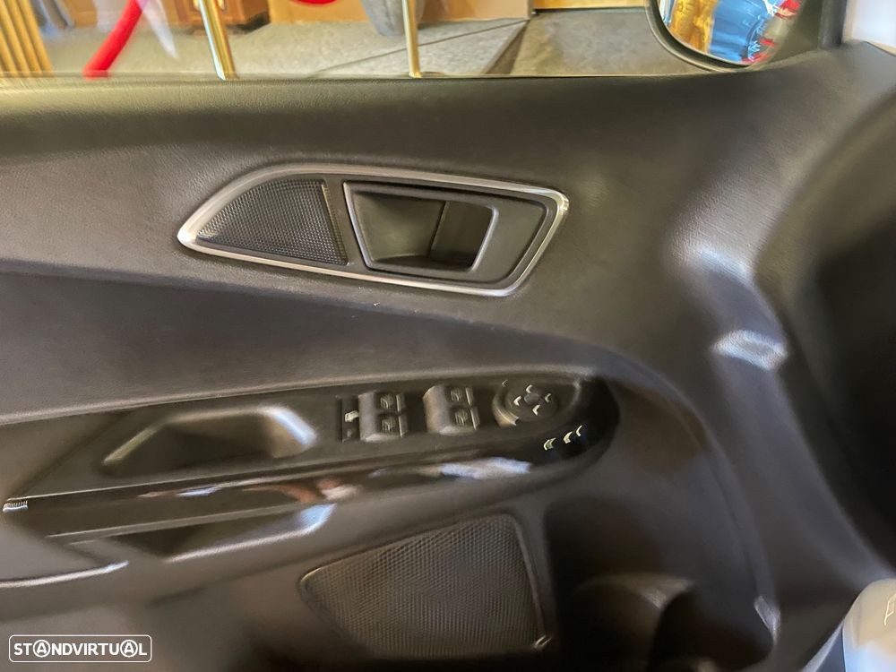 Ford B-Max - 11