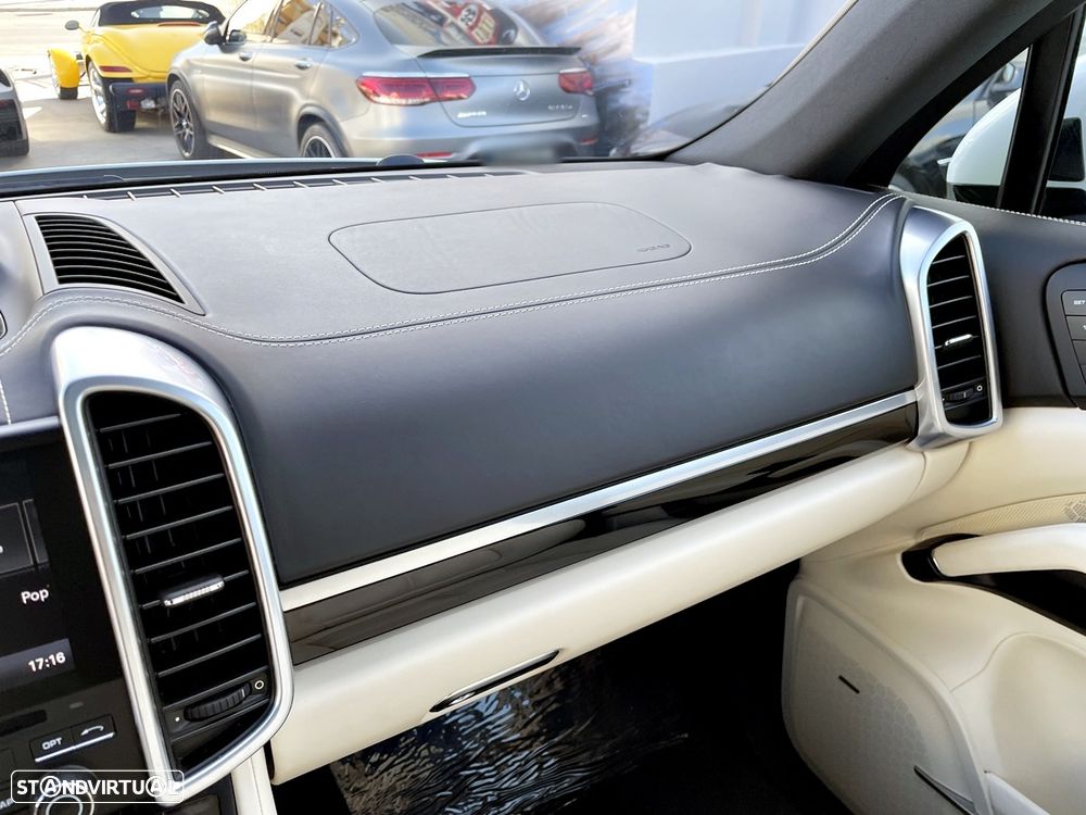 Porsche Cayenne S E-Hybrid - 21