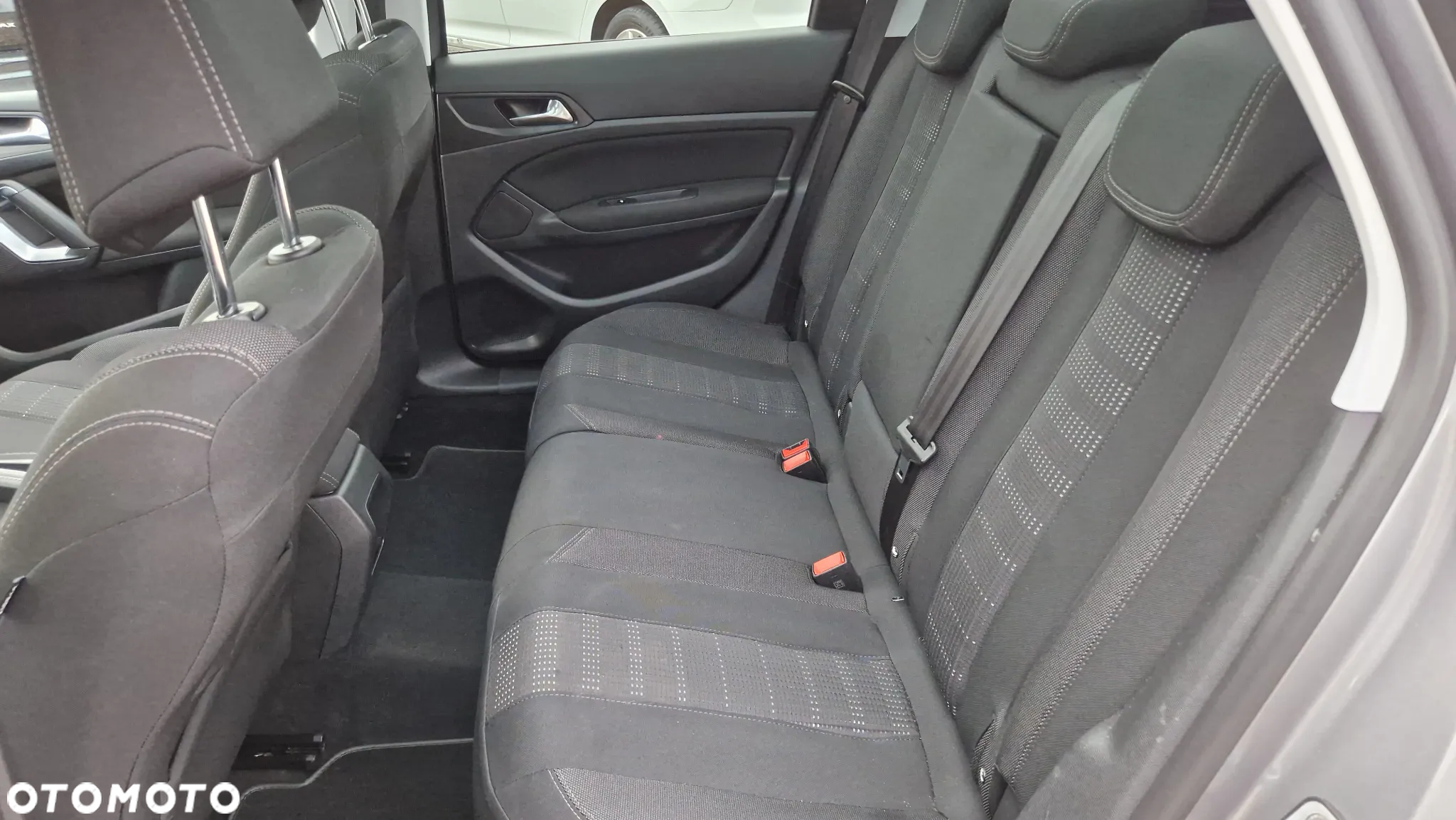 Peugeot 308 SW 1.6 BlueHDi Allure S&S - 23