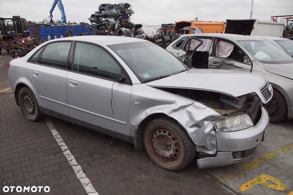 Auto na części - Audi A4 B6 1.9 TDI 131 KM AWX FEC LY7W 2001R Silnik Skrzynia Drzwi Maska Błotnik Klapa Zderzak Lampa Lusterko Klamka Szyba Deska Kokpit Sterownik Moduł Czujnik Licznik Panel Kierownica - 3