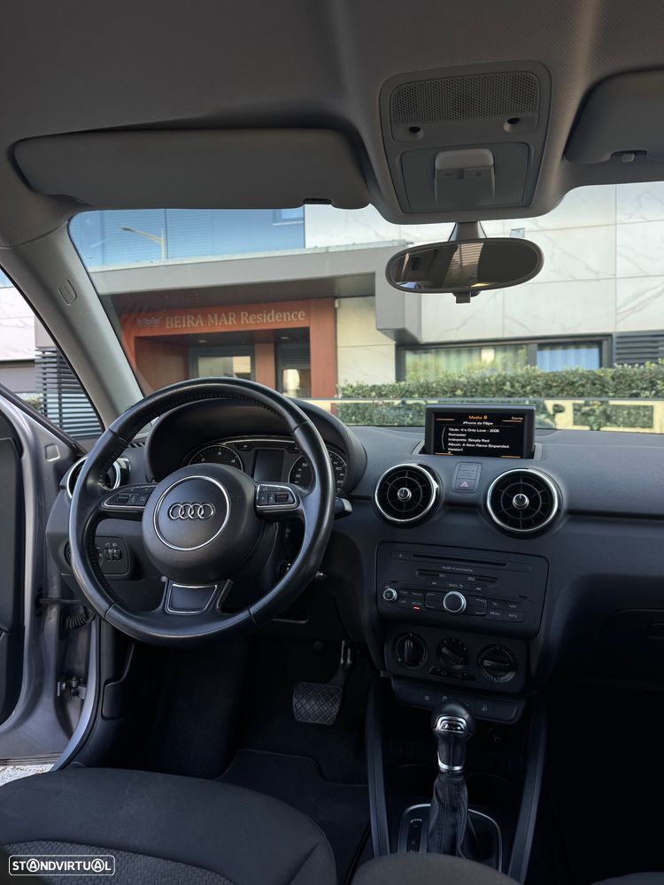 Audi A1 Sportback 1.6 TDi S-line S tronic - 10