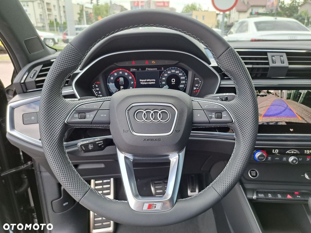 Audi Q3 Sportback - 18
