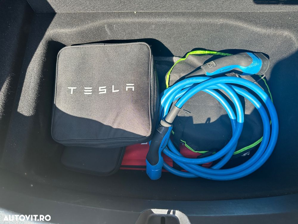 Tesla Model 3 - 39