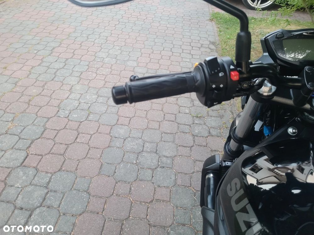 Suzuki SV - 30