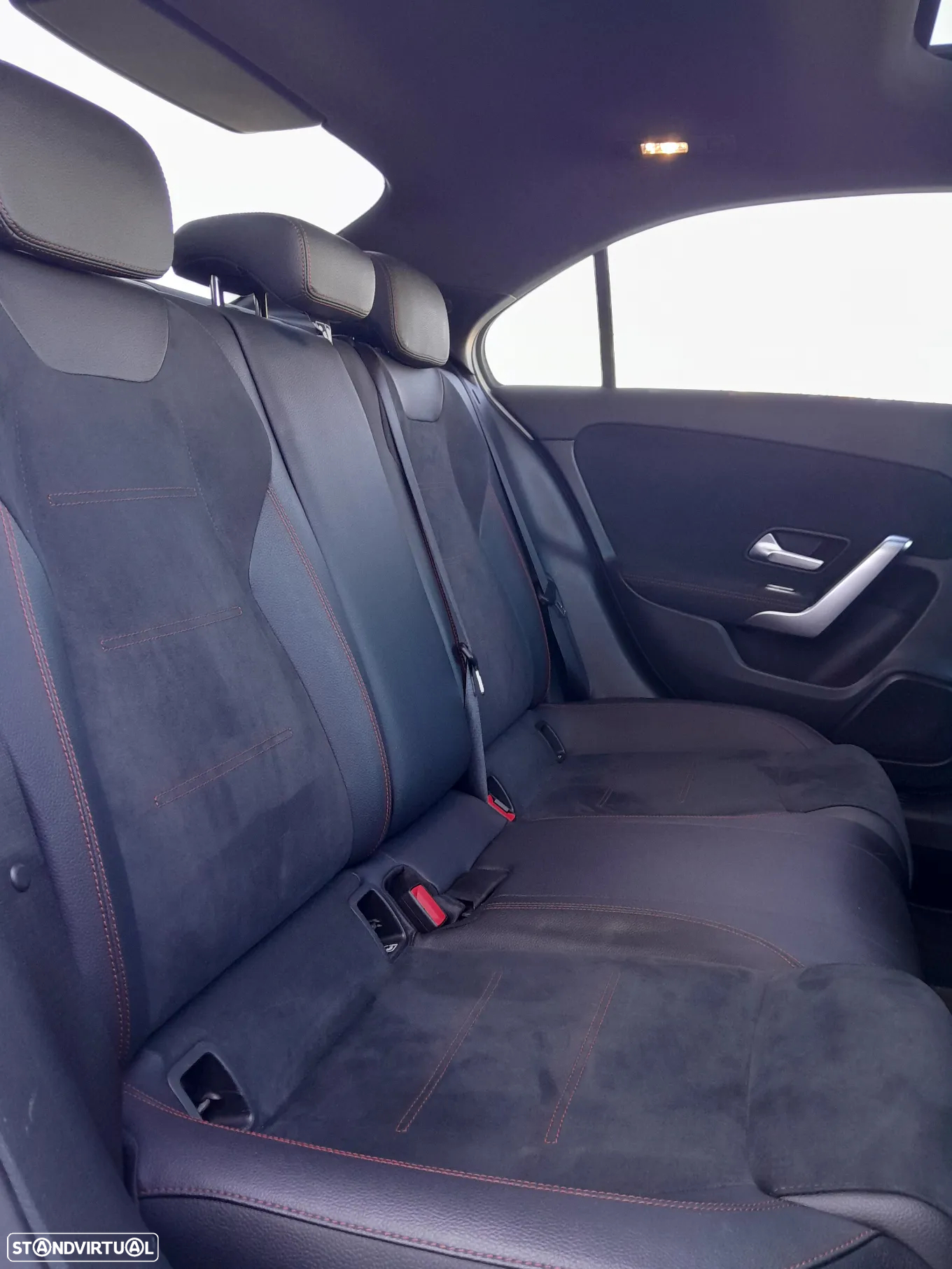 Mercedes-Benz A 250 Limousine e AMG Line - 30