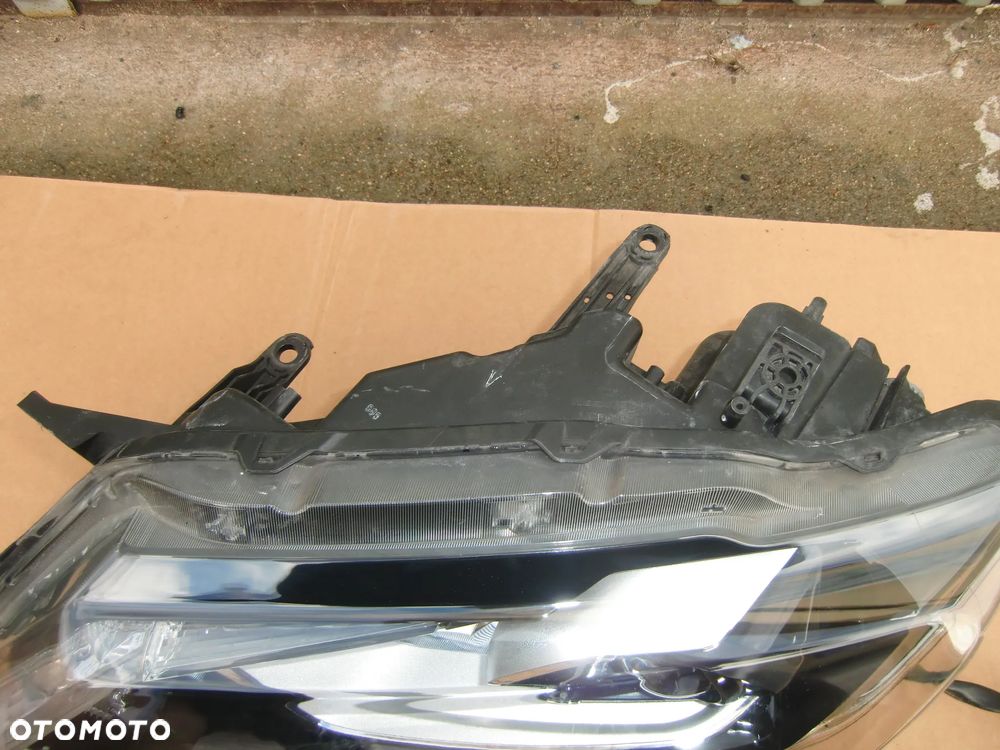 Lampa lewa Nissan X TRAIL T32 FULL LED Europa 2014 R ładna - 3