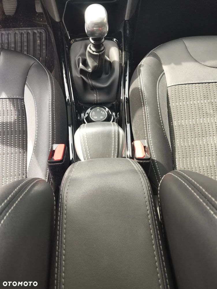 Peugeot 2008 1.2 Pure Tech GPF Allure S&S - 13