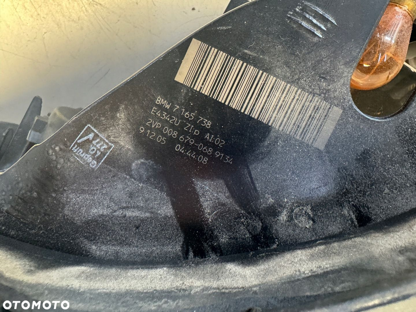 BMW E60 LAMPA PRAWY TYŁ 7165738 - 7