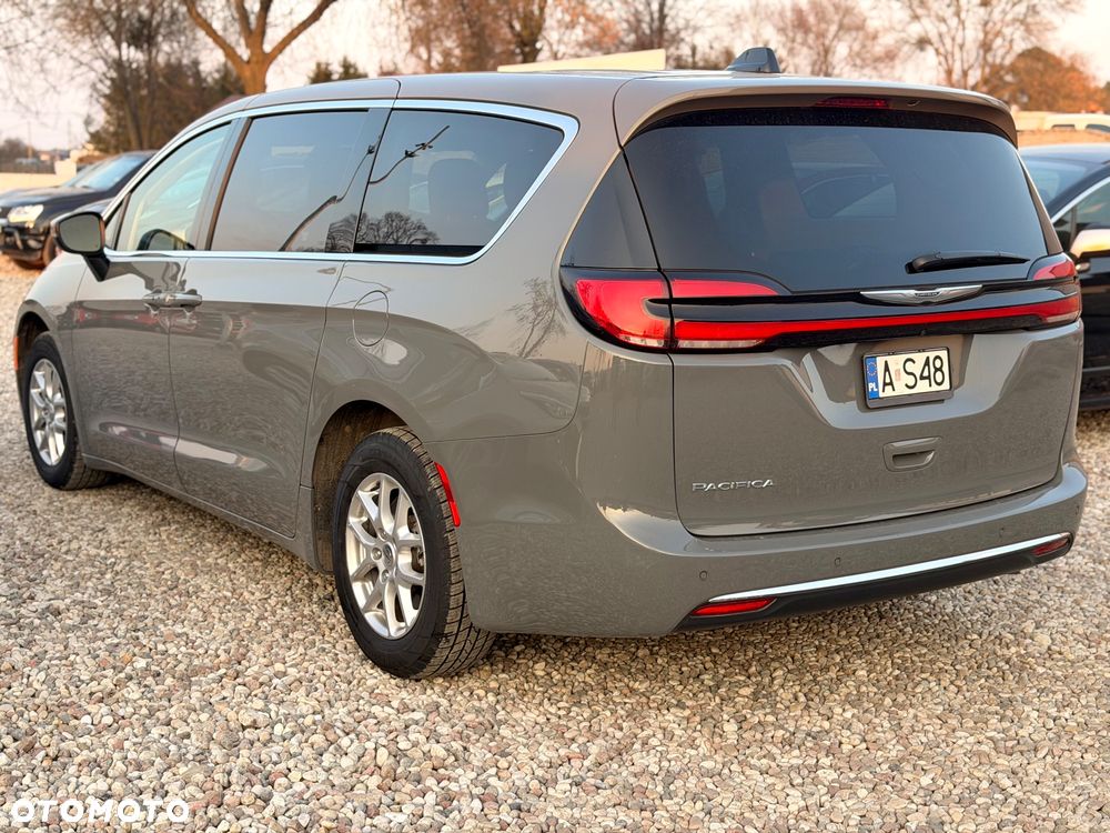 Chrysler Pacifica - 17