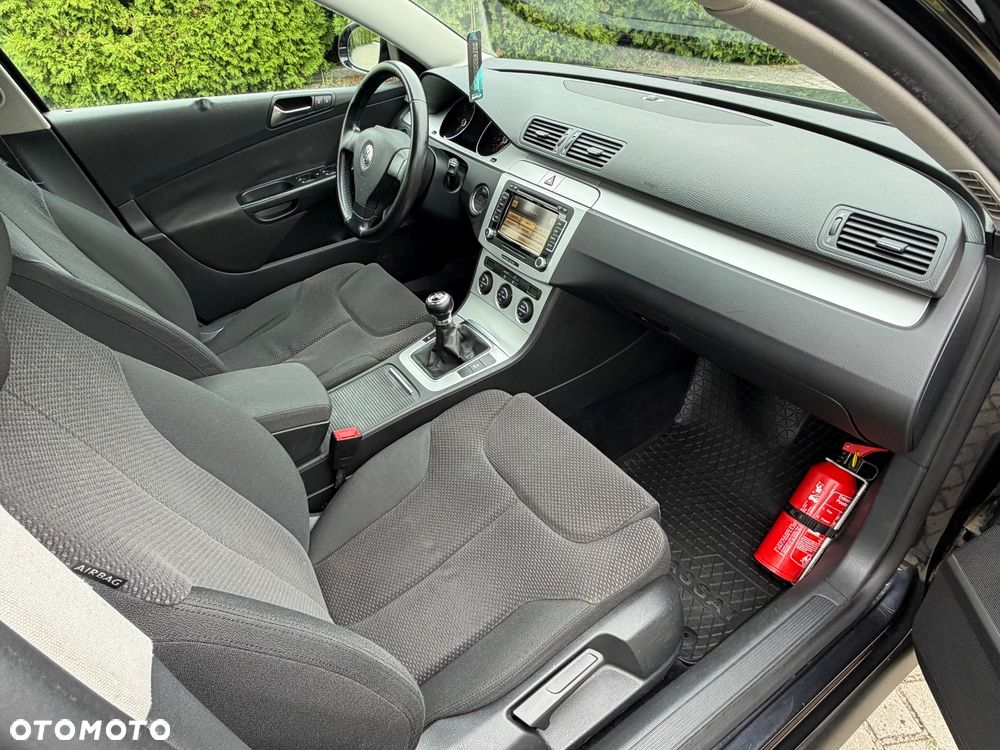 Volkswagen Passat 2.0 TDI DPF BlueMot Comfortline - 12