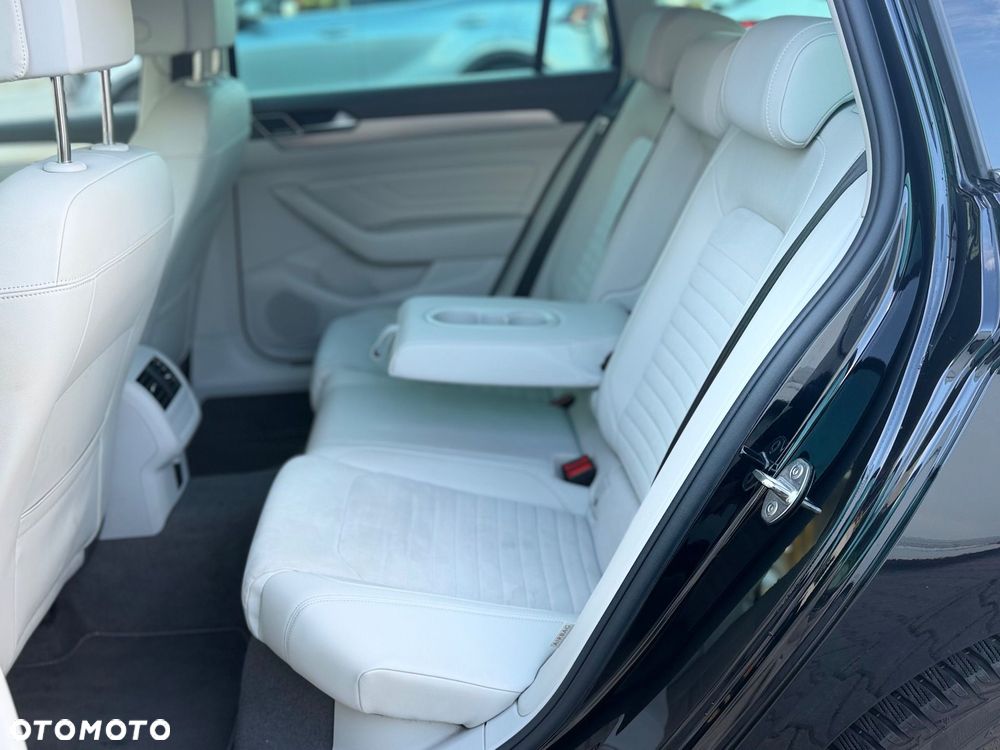 Volkswagen Passat - 16