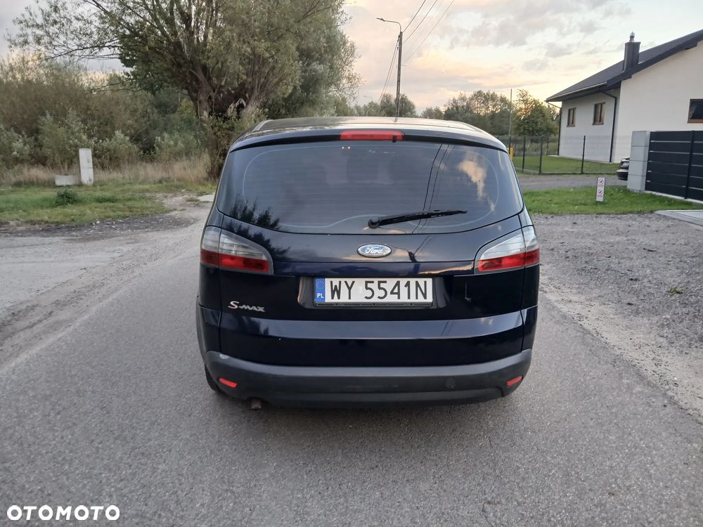 Ford S-Max - 11