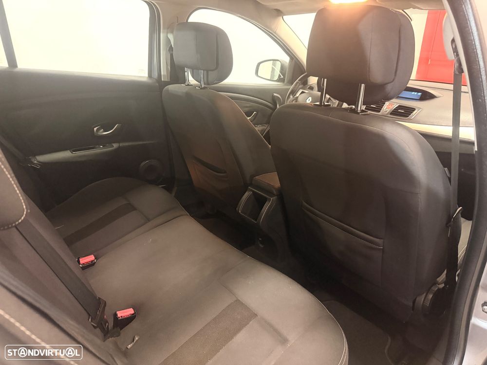 Renault Mégane 1.5 dCi Dynamique - 9