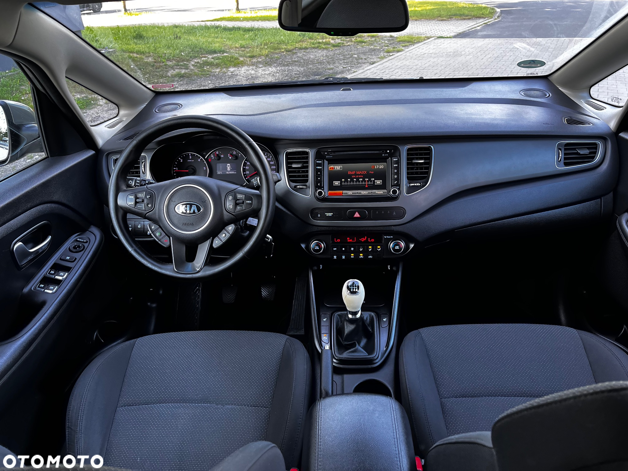 Kia Carens 1.7 CRDi L - 22