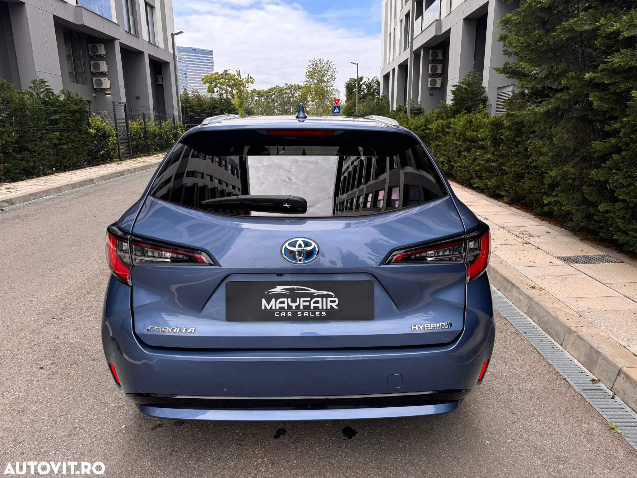 Toyota Corolla 1.8 Hybrid Touring Sports Business Edition - 4