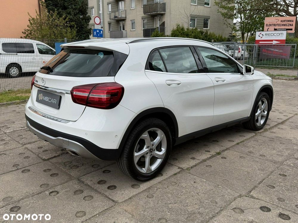 Mercedes-Benz GLA - 7